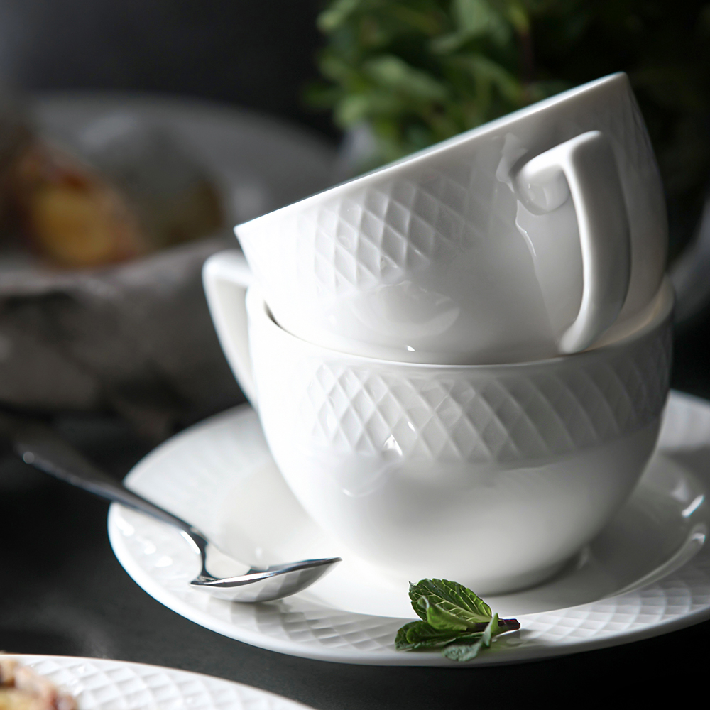 Чашка с блюдцем 