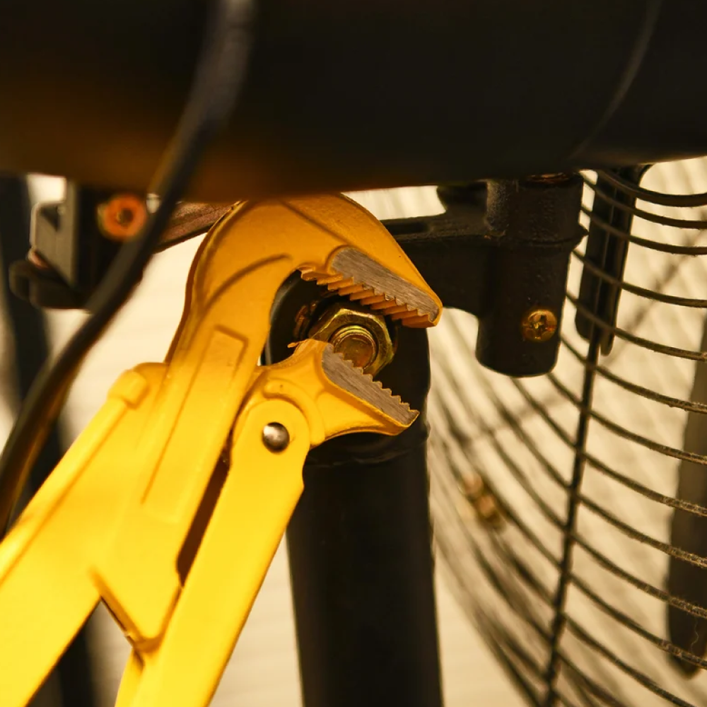 Ключ трубный Deli 