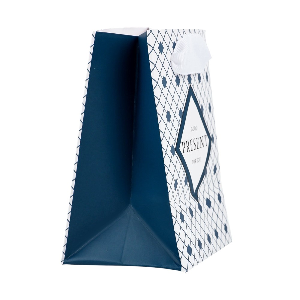 Пакет бумажный подарочный 